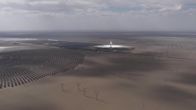 The Solar Oasis: A Hybrid CSP and PV Power Complex