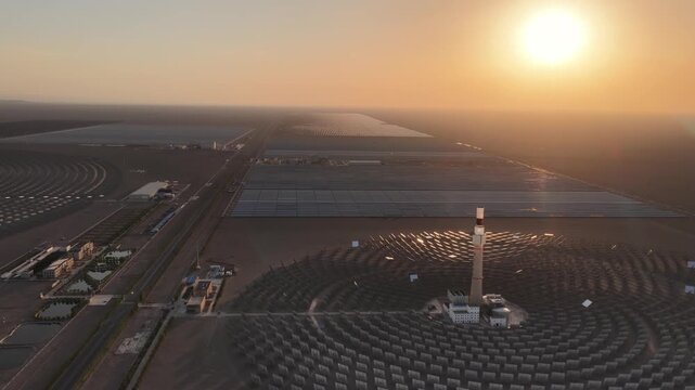 The Solar Oasis: A Hybrid CSP and PV Power Complex