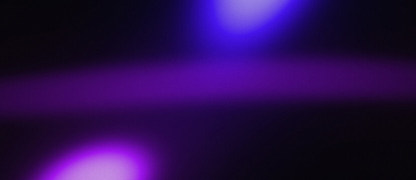 Fond abstrait sombre avec d&eacute;grad&eacute; violet, texture de grain de film et effet de lumi&egrave;re floue pour banni&egrave;re d'en-t&ecirc;te web