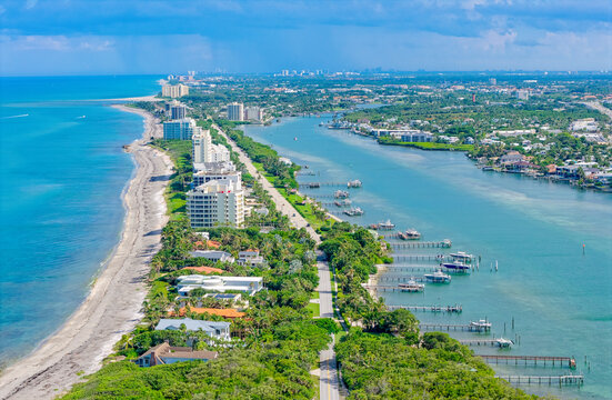 aerial view of Jupiter Island condos and Coral Cove beach