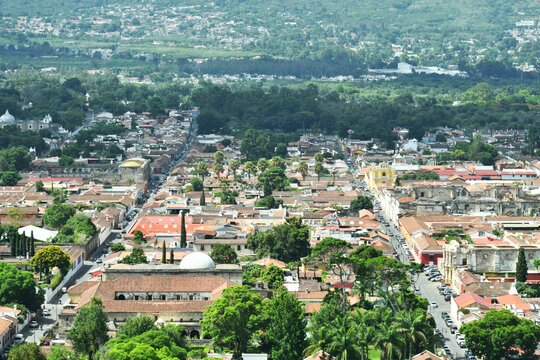 Vista de las Calles y Avenidas en la ciudad de Antigua Guatemala. Toma desde el Cerro de la Cruz.