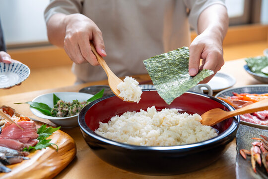 鮪の手巻き寿司、日本料理、家庭料理