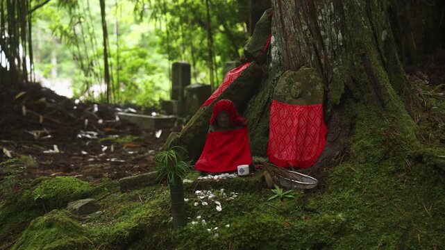 Jizo Statues, Guardian Deities Along the Path of Okunoin, Koyasan, Wakayama, Japan　世界遺産 高野山「奥之院の地蔵」和歌山県高野町