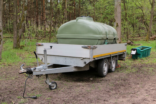 Wassertank auf einem Anh&auml;nger