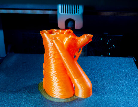 Process printing on 3D printer. The 3D printing process from molten plastic