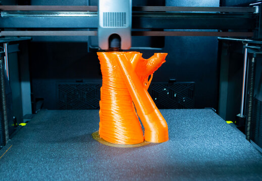 Process printing on 3D printer. The 3D printing process from molten plastic