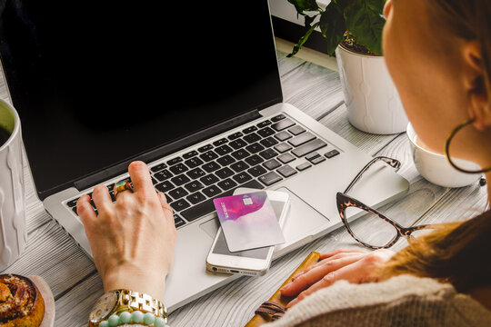 concept girl online shopping with laptop mock up