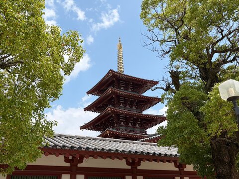 Five-Story Pagoda Seen Through the Trees at Shitennoji Temple（木々の間から望む五重塔）
