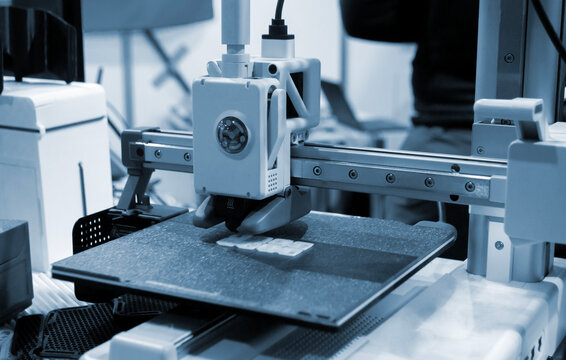 Process printing on 3D printer. The 3D printing process from molten plastic