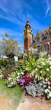 Calais (Pas de Calais / France) - Beffroi et H&ocirc;tel de ville