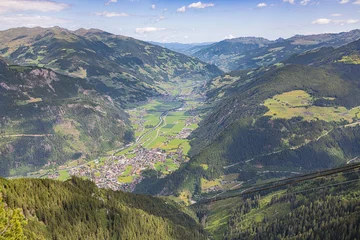 Mayrhofen and Hippach in the Zillertal, seen from the top of the Ahorn ropeway © Vermeulen-Perdaen