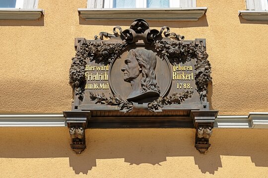 schweinfurt, deutschland - gedanktafel von friedrich r&uuml;ckert an einer hauswand