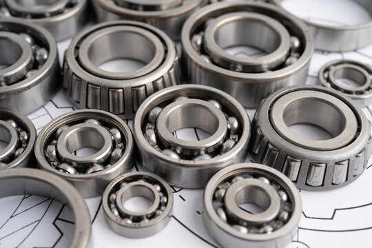 Ball bering circular joint machine component.