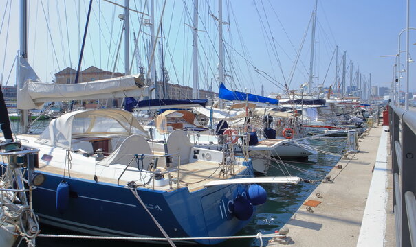 Barche a velo al Porto Antico a Genova, Genova 3 agosto 2026