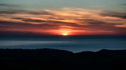 Obraz premium Adriatic Sea. Spectacular aurora and sunrise seen from the village of Ripatransone, in the Marche region.