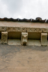 Carved stone corbels with animal figure & geometric motifs under floral cornice. 12th C Romanesque Church of Nuestra Señora de la Asunción, Duratón (Segovia, Spain) © Nandi Estévez