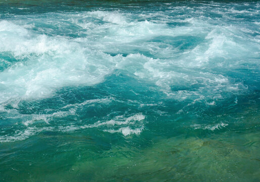 Background with moving turquoise water