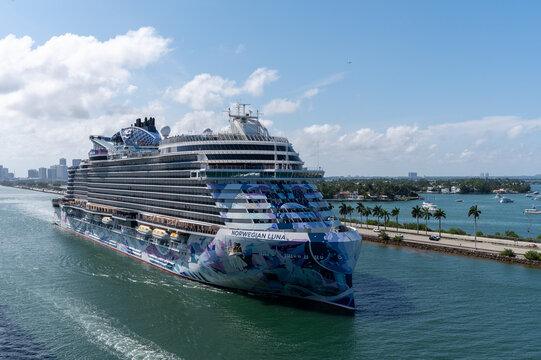 Norwegian Luna Cruise Ship Leaving the Port of Miami