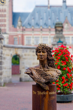 Bertha von Suttner Bust, Peace Palace