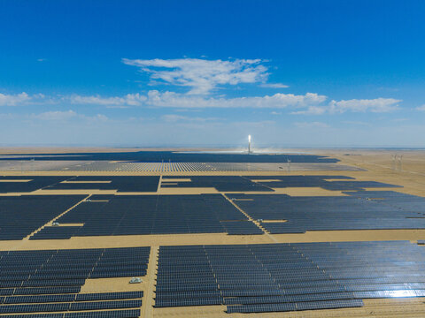 Solar photovoltaic panels; desert photovoltaics; new energy
