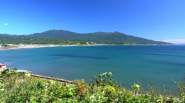 アポイ岳（右）とピンネシリ（左）