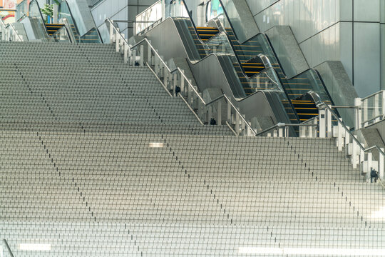 Extremely long and wide stairs 