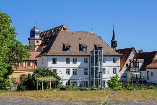 forchheim, deutschland - stadtpanorama mit turmhaube von burg forchheim
