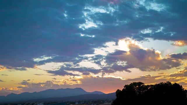 Vista del atardecer desde la ciudad de elche alicante espa&ntilde;a