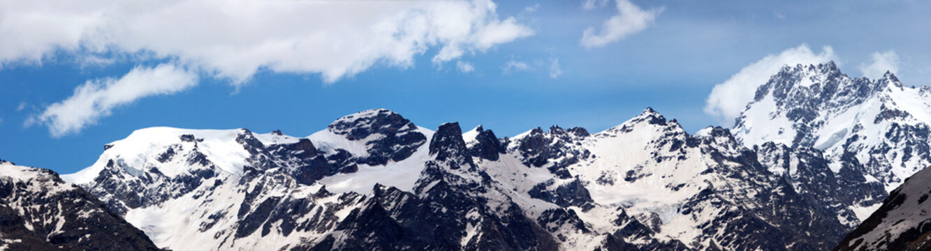 Himalaya mountains range in Himachal Pradesh, India