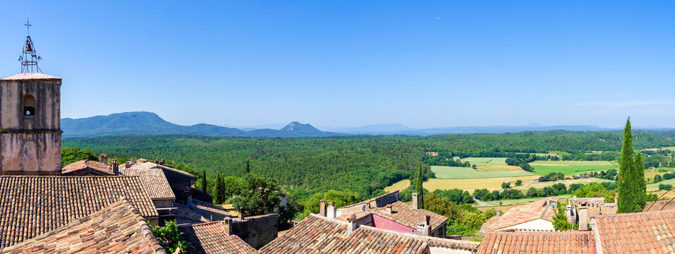 Fox-Amphoux in Provence, at the gateway to the Verdon, on a rocky spur offering a magnificent panorama to the southwest over the Bessillon massifs, Sainte Baume massif and distant Mont Aurelien 
