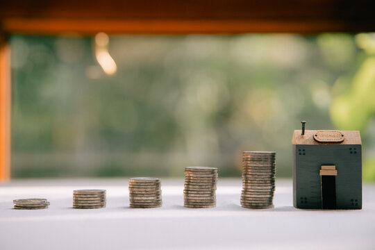 Savings for investing in business. The concept of setting goals for savings. Setting goals for fixed deposits with banks. The concept of insurance for savings limits.