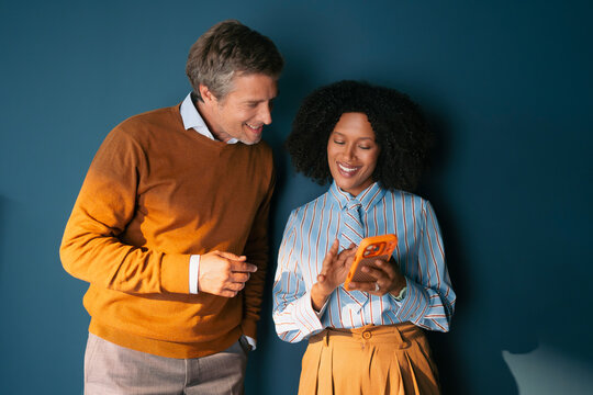 Sharing Smartphone Content