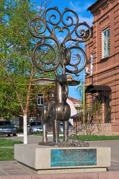 Orenburg, Russia. Sculpture of Sarmatian Deer, an exact replica of the deer figurine discovered in the sarmatians burial mounds. The sculpture by Nikolay Oreshkevitch was unveiled on August 27, 2010.