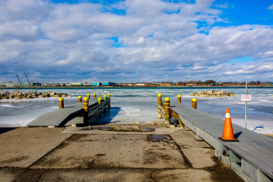 Dual Boat Launch Mooring Modern Dock