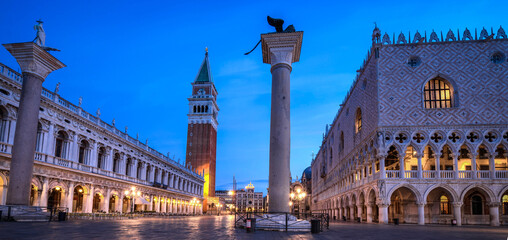 Fototapeta premium Blue hour, San Marco square Venice, Italy