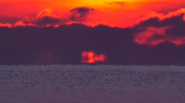 日の出と海（太平洋）