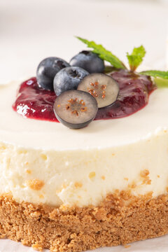 Mini cheesecake with blueberry compote