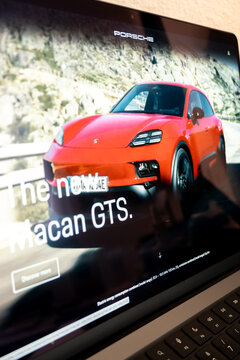 Mexico city, mexico, 03 09 2026, porsche macan gts website displaying new electric suv