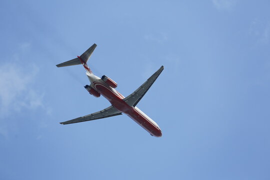 A Far Eastern Air Transport MD-83 Climbs Overhead.