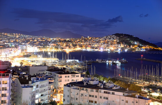 Kusadsasi, abends