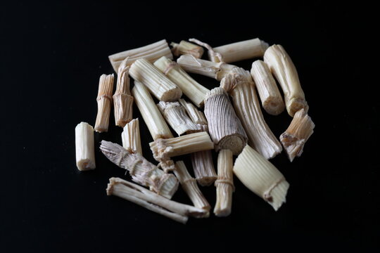 imperata cylindrica - cogongrass root - baimaogen