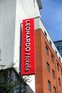 Vertical sign for the Leonardo Hotels in Clarendon Road, Watford
