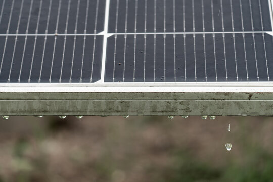 Solar panel installed at the correct tilt angle for natural rainwater cleaning and efficient rim drainage.