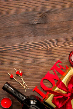 concept Valentine Day love wooden background top view mock up