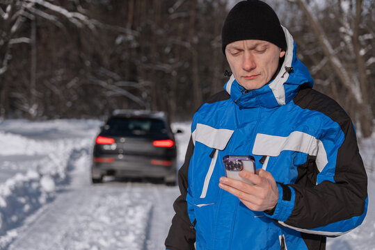 Man seek roadside assistance after winter car breakdown