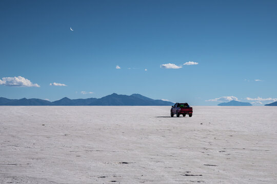 Adventure vehicle on Salar de Uyuni salt flat, Bolivia