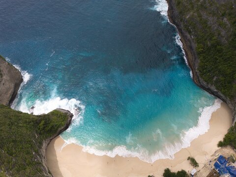 Aerial view of Kelingking Beach coastline in Nusa Penida, Bali