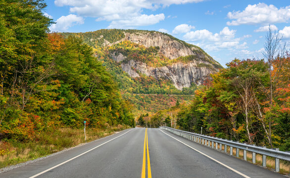 Autumn view of Mount Willard and the train tracks in the Crawford Notch State Park - New Hampshire