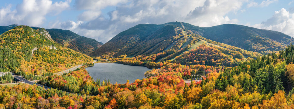 Autumn colors at the Franconia Notch from Artist's Bluff  - New Hampshire - New England