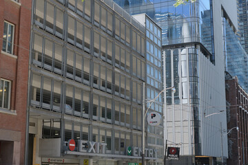 Fototapeta premium looking west on Adelaide St W to an Impark garage Lot 472 (211 Adelaide St W), Toronto